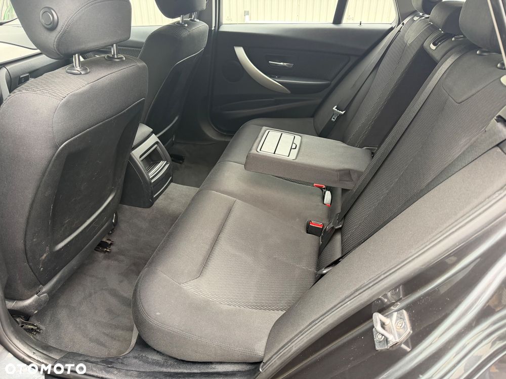 BMW Seria 3 316d - 11