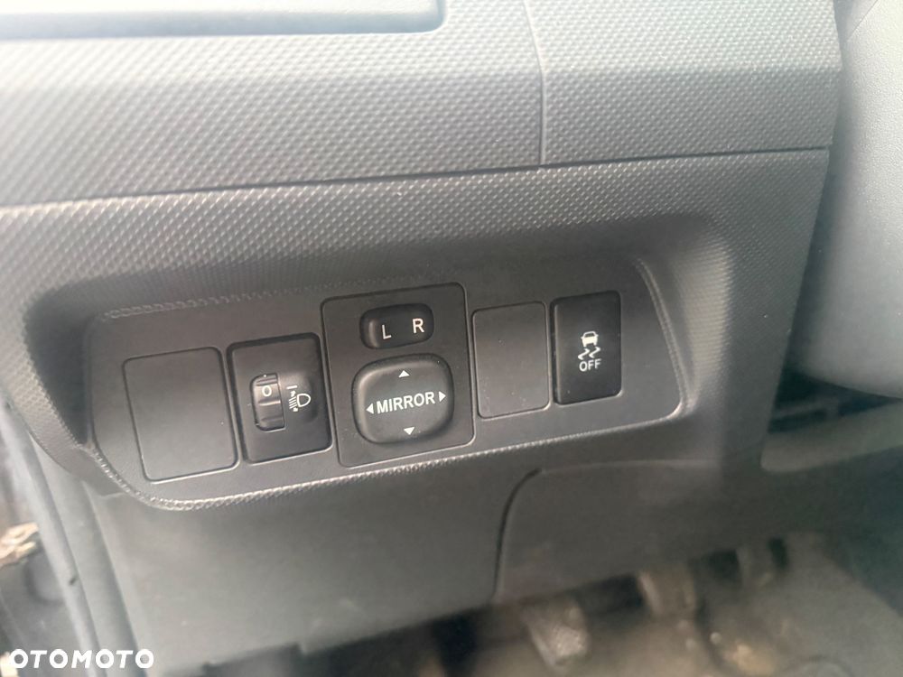 Toyota Auris 1.4 VVT-i Sol - 25