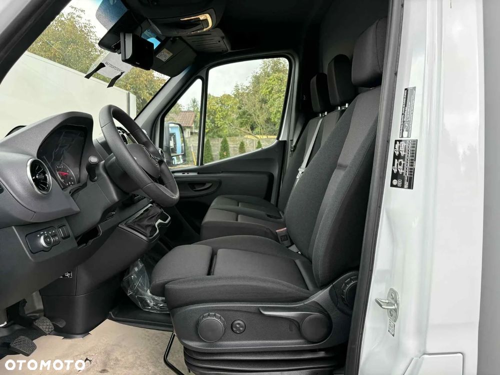 Mercedes-Benz Sprinter 517 - 7