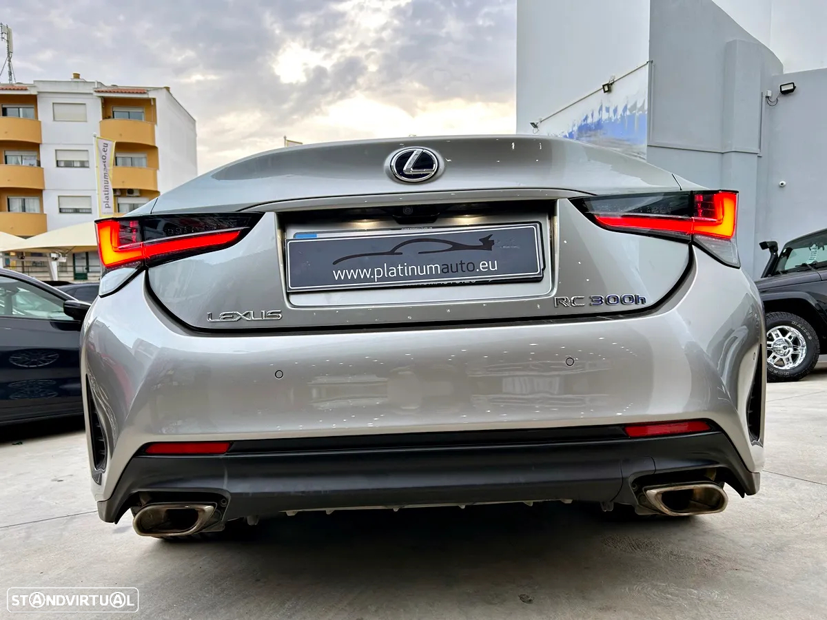 Lexus RC 300h Luxury - 38