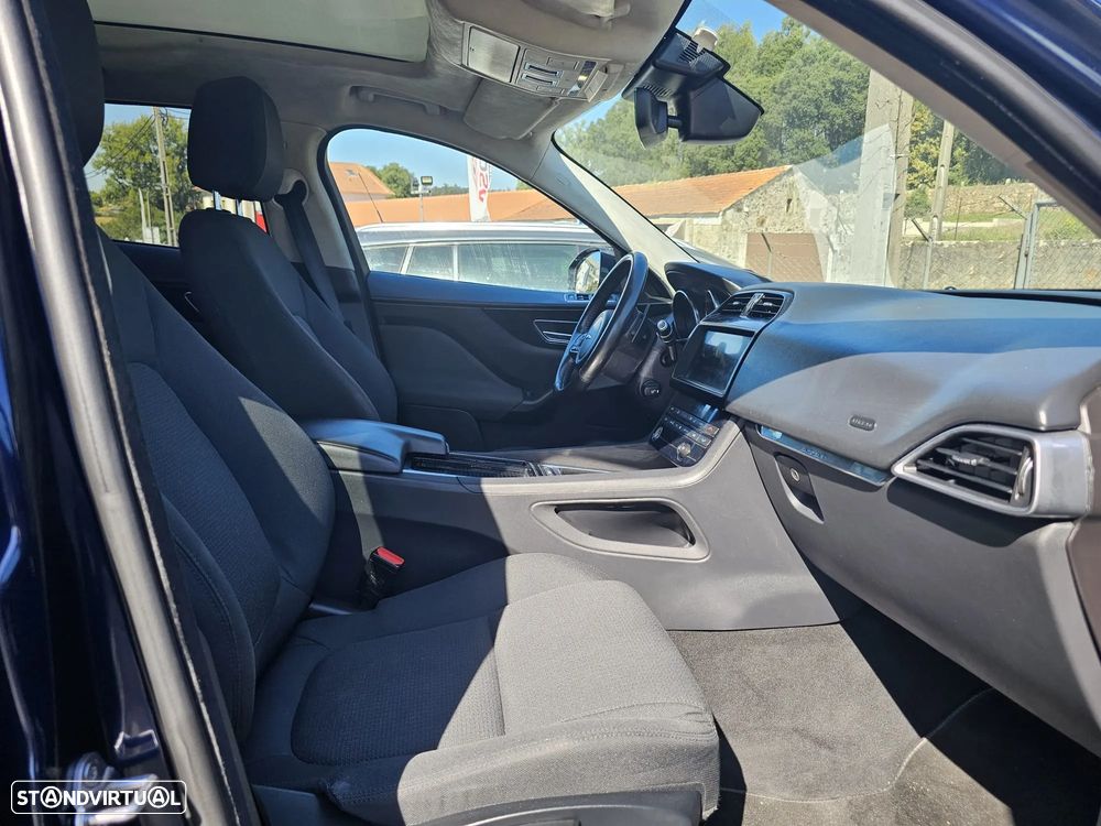 Jaguar F-Pace 20d AWD Aut. Prestige - 11