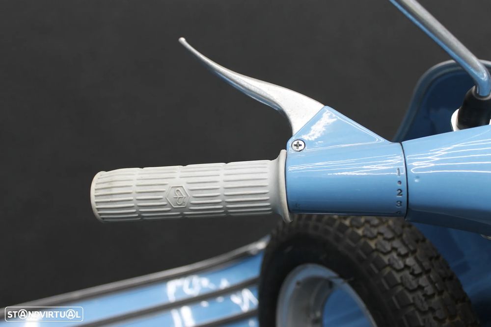 Piaggio Vespa Super - 8