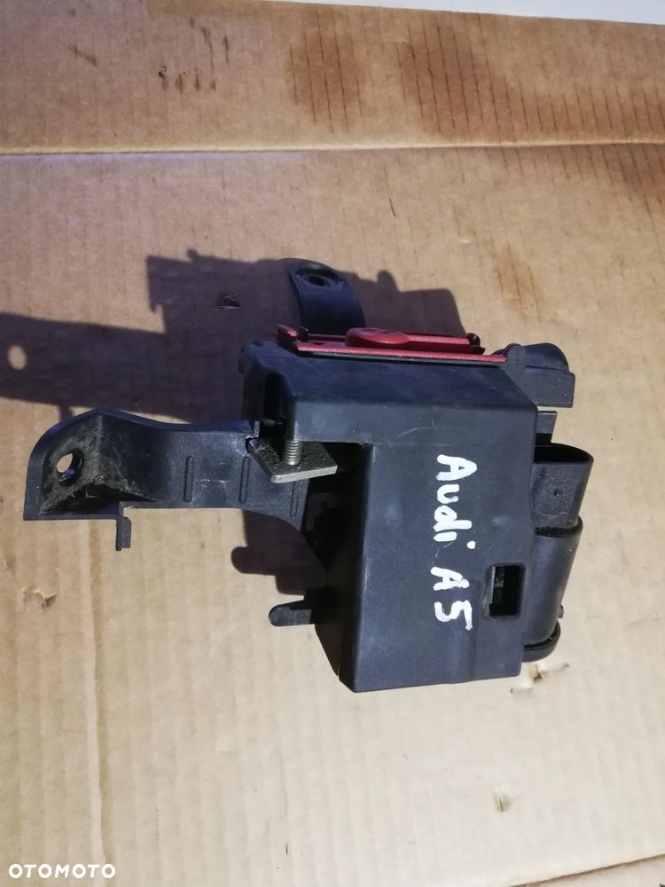 AUDI A4 B9 A5 F5 8W rozdzielacz prądu 8W0941823F