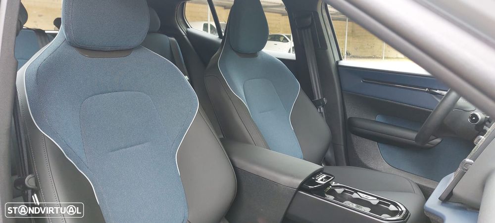 Volvo EX30 Single Motor Extended Range RWD Core - 10
