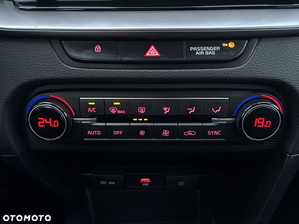 Kia Ceed 1.5 T-GDI M - 21
