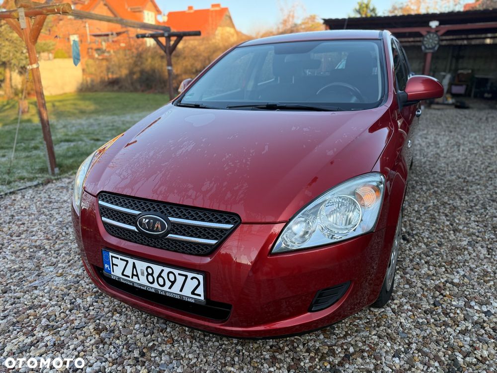 Kia Ceed 1.4 CVVT LX Basis - 2