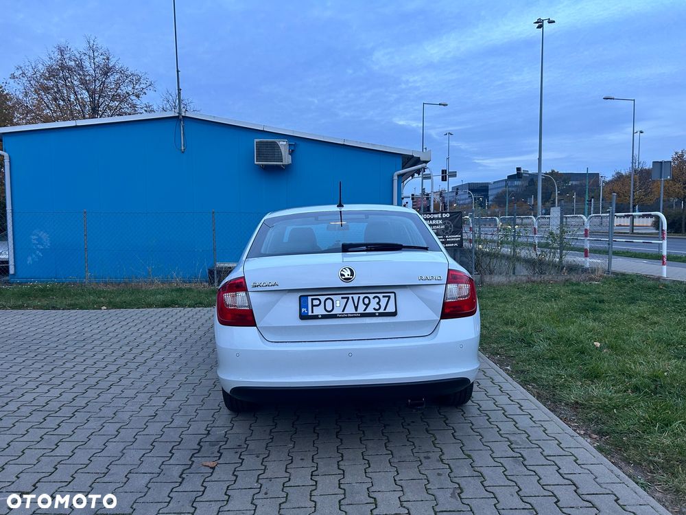 Skoda RAPID 1.2 TSI Ambition - 4