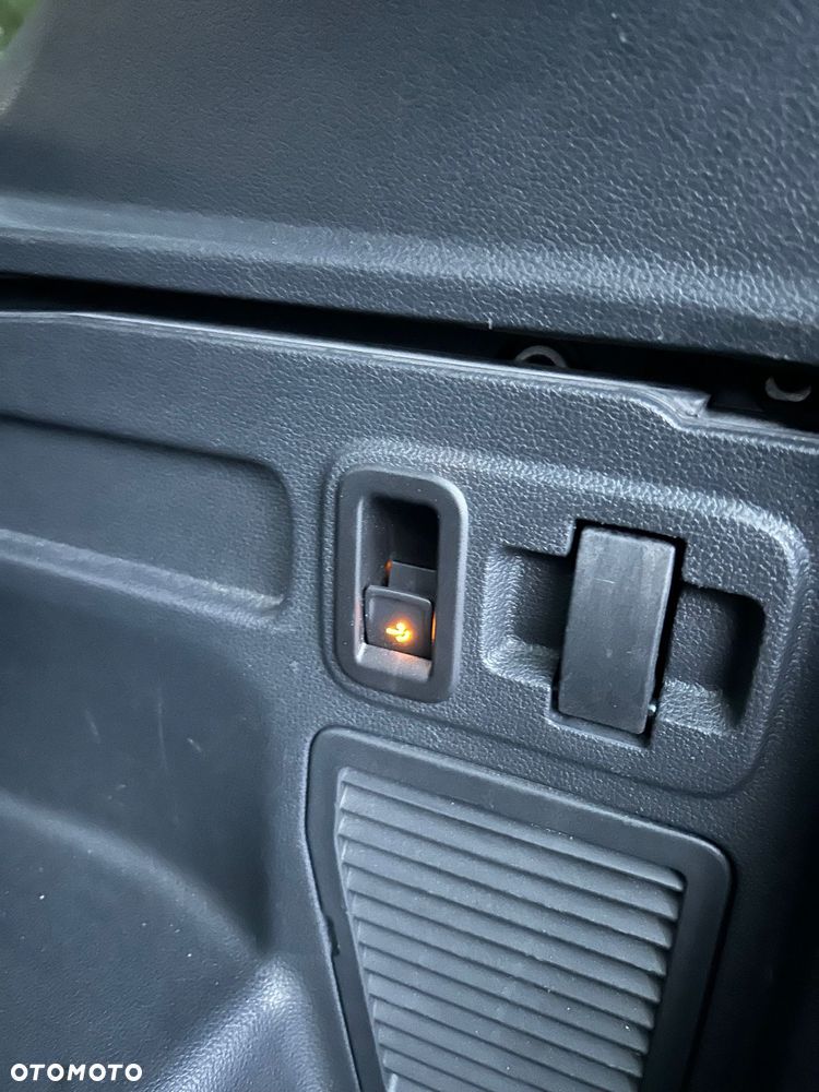 Volkswagen Touran 1.6 TDI SCR (BlueMotion Technology) DSG Comfortline - 36