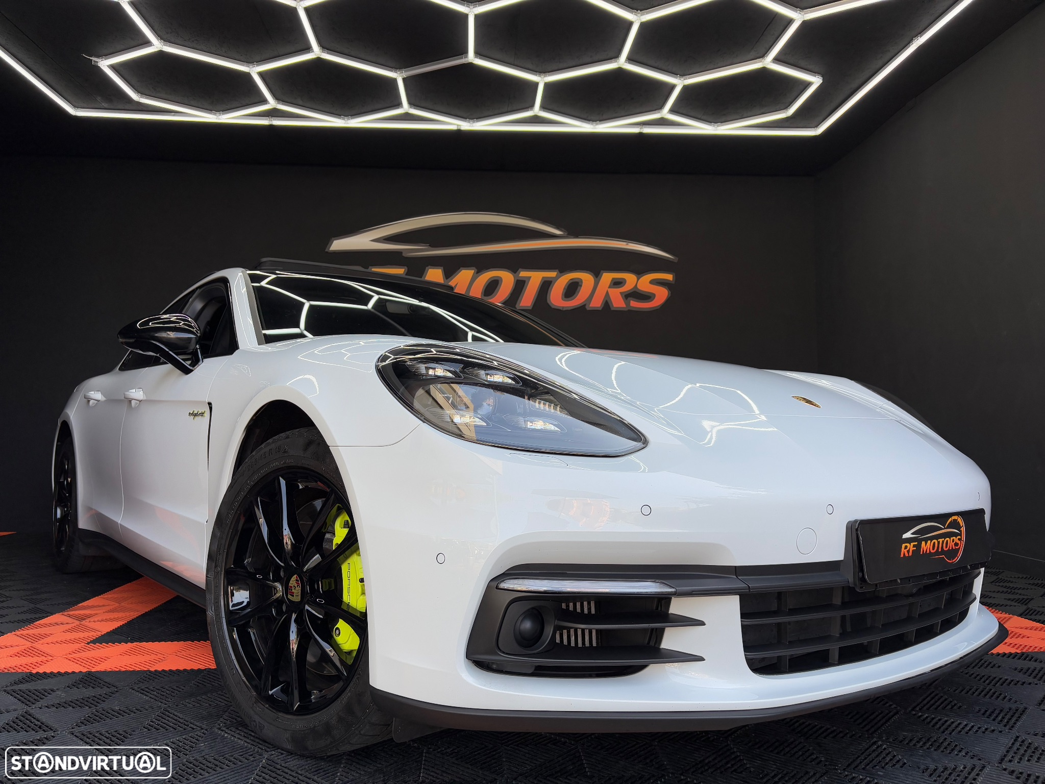 Porsche Panamera 4 E-Hybrid - 21