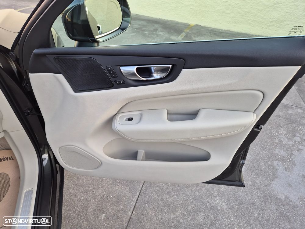 Volvo XC 60 2.0 T8 PHEV Inscription AWD - 39
