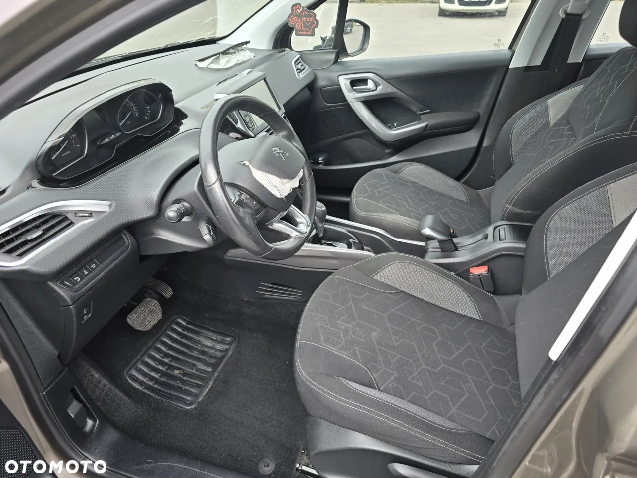 Peugeot 2008 PureTech 110 Stop&Start EAT6 Active - 11