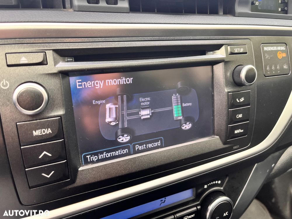 Toyota Auris 1.8 VVT-i Automatik Cool - 24