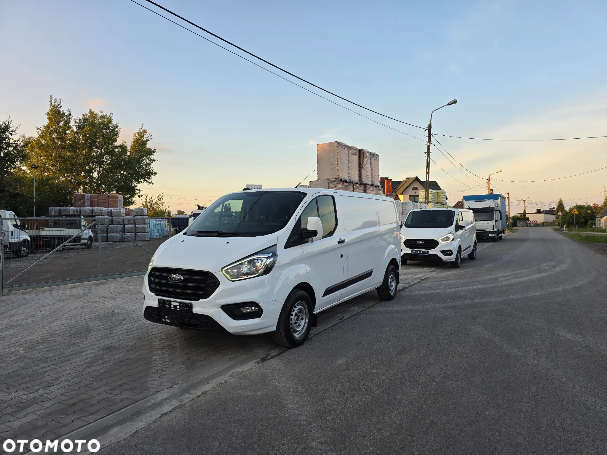 Ford Transit Custom 3 osobowy L2 H1 - 4