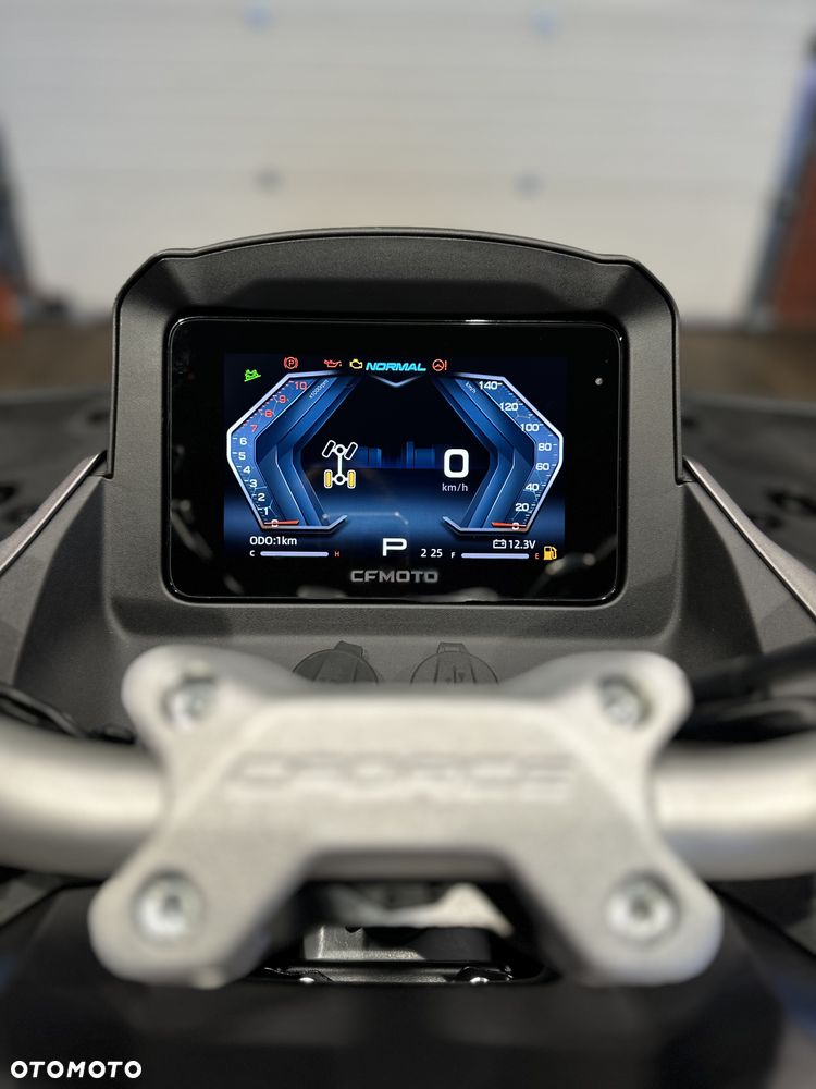 CFMoto CForce - 9