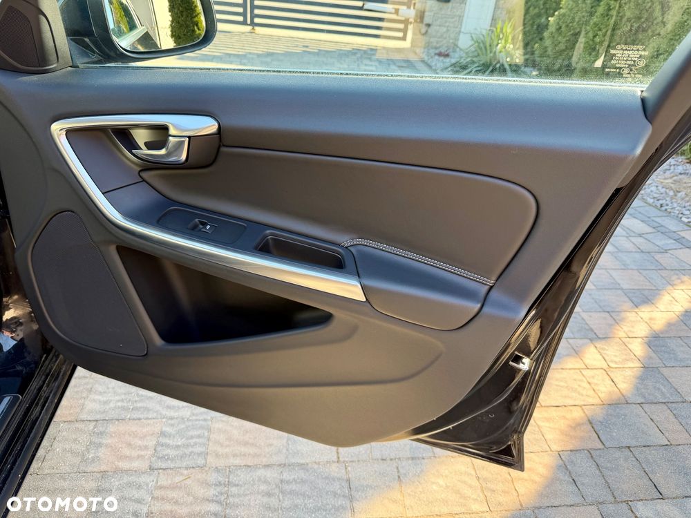 Volvo V60 D4 Business Edition - 26