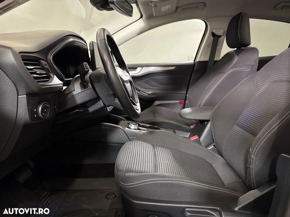 Ford Focus - 23