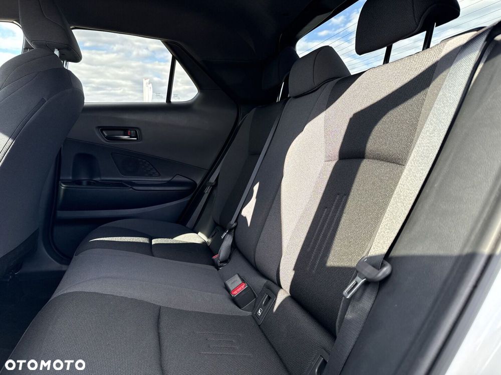 Toyota C-HR - 16