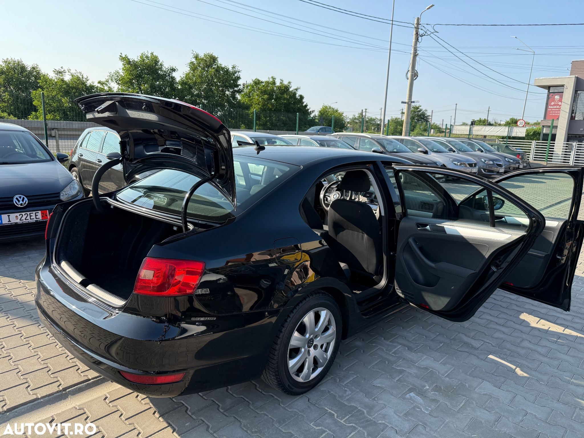 Volkswagen Jetta 1.6 TDI Blue Motion Technology Comfortline - 37