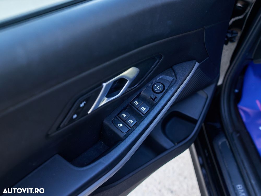 BMW Seria 3 320i xDrive AT - 22
