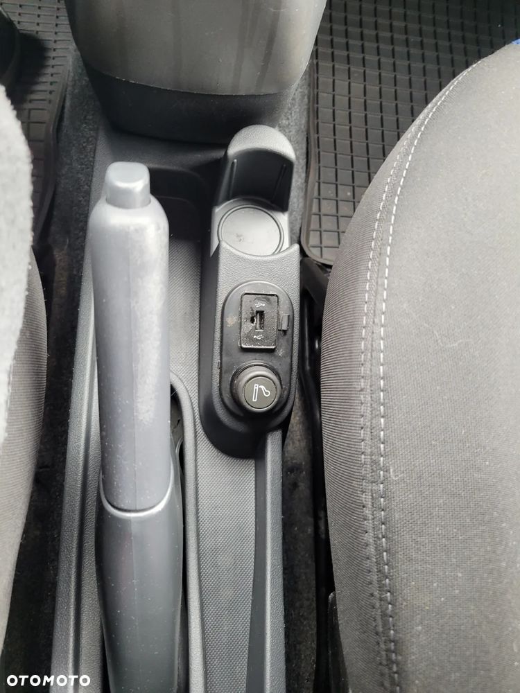 Fiat Qubo 1.4 8V Active - 16