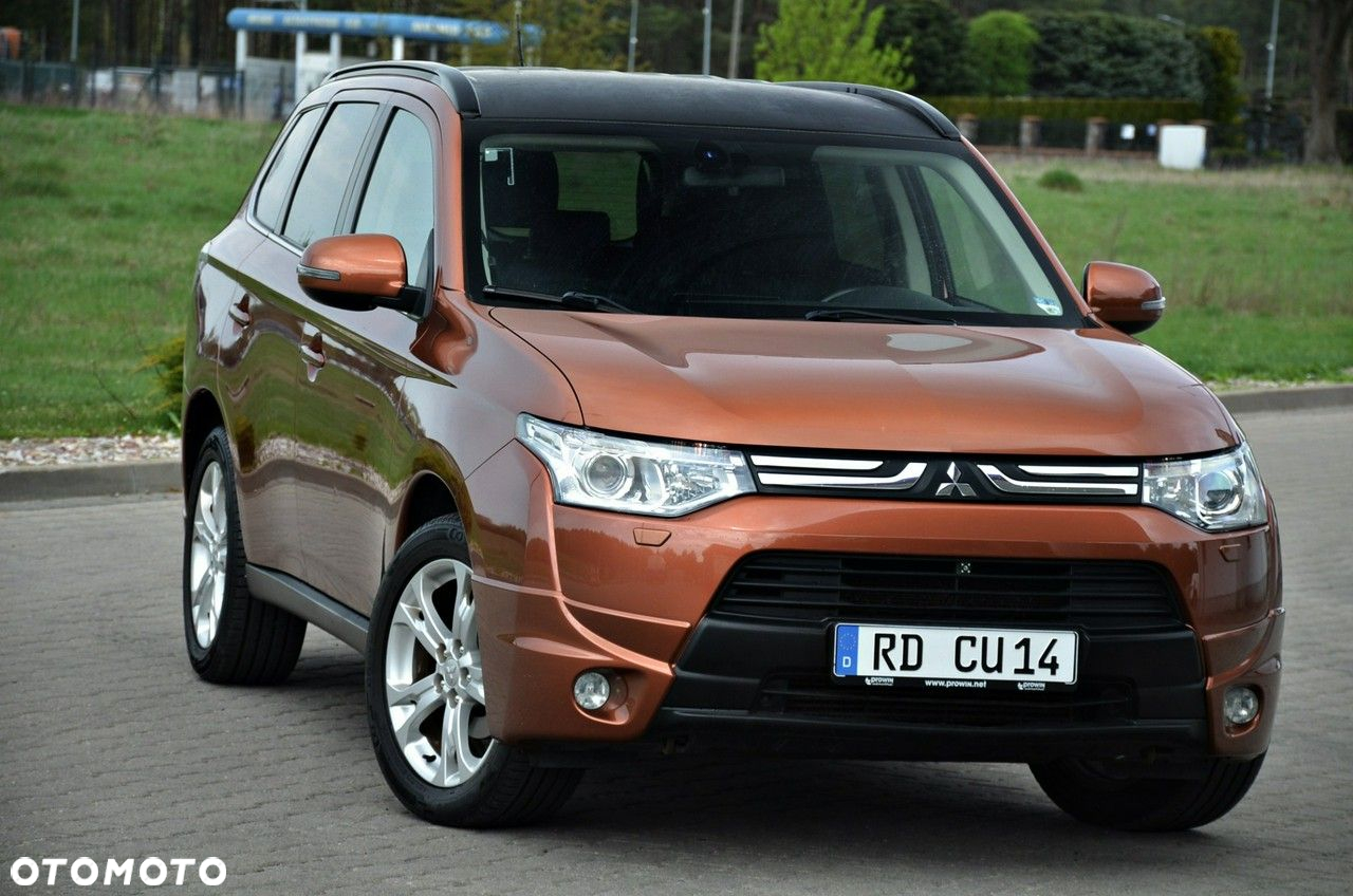Mitsubishi Outlander - 2