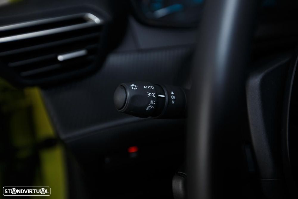 Peugeot e-208 Style - 17