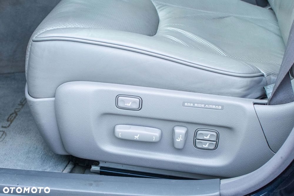 Lexus LS - 23