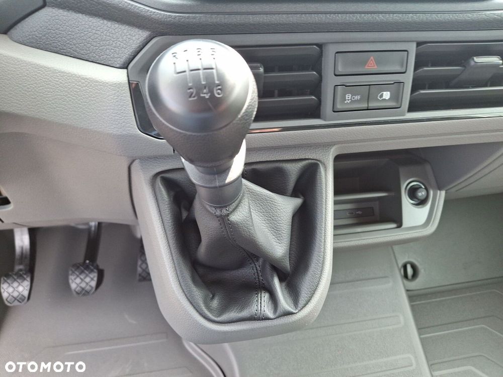 Volkswagen Crafter 35 furgon 140KM 3640 - 39