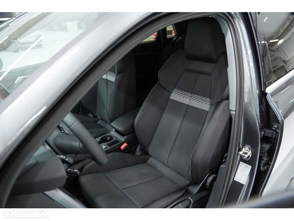 Audi A3 Sportback 30 TDI S line - 18