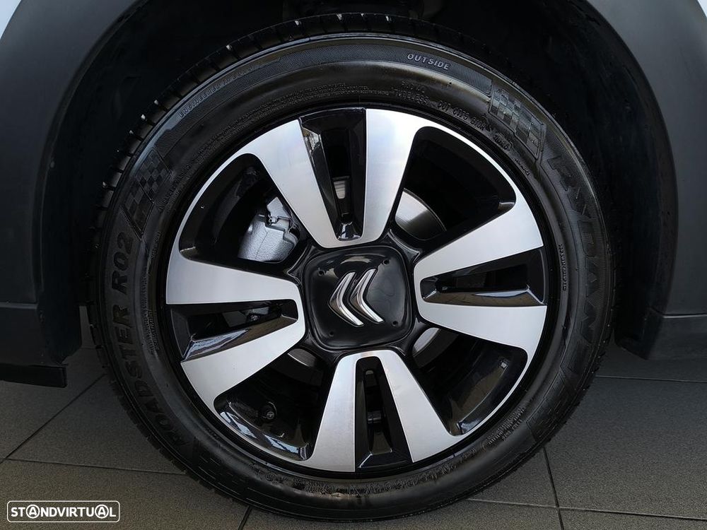Citroën C3 1.2 PureTech Shine - 37