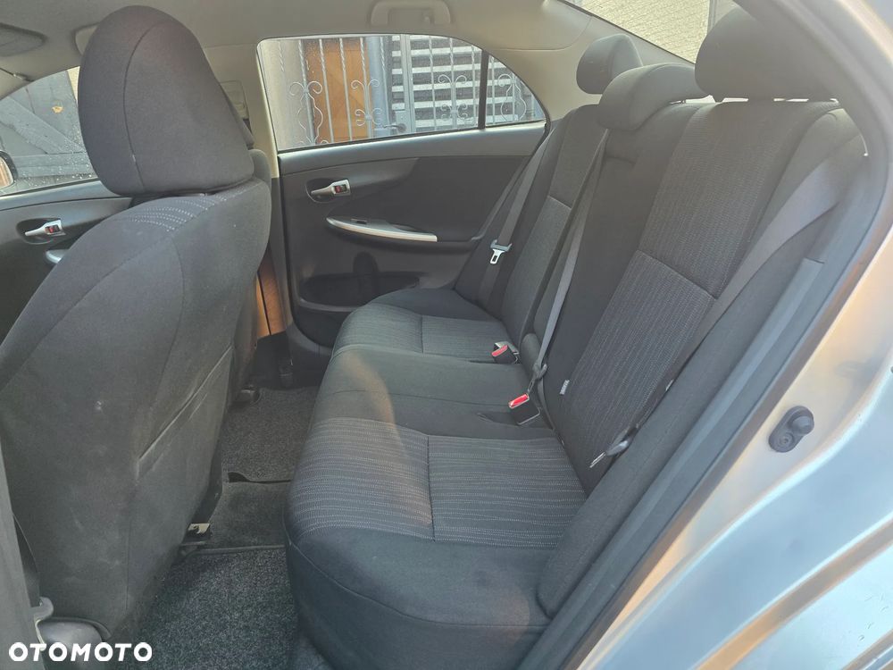 Toyota Corolla 1.6 2010 - 13