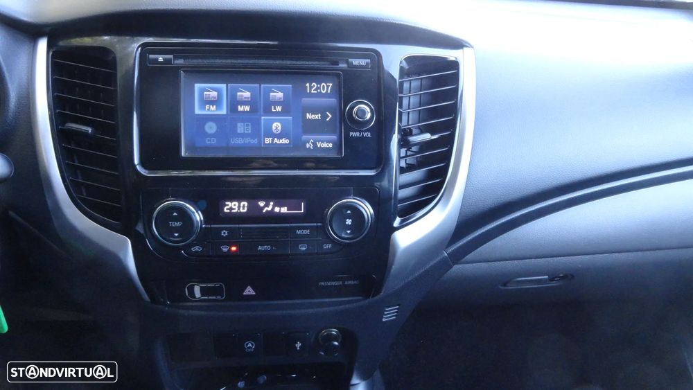 Mitsubishi L200 2.4 DI-D CD Invite 4WD - 17