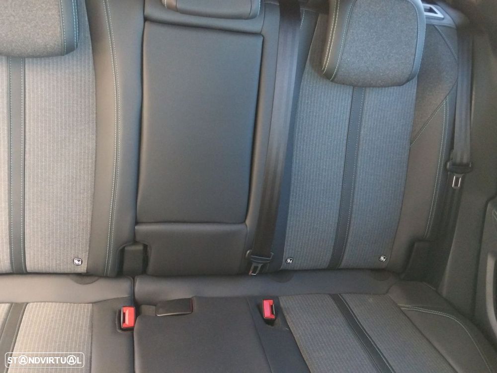 Peugeot 3008 1.5 BlueHDi Allure Pack EAT8 - 13