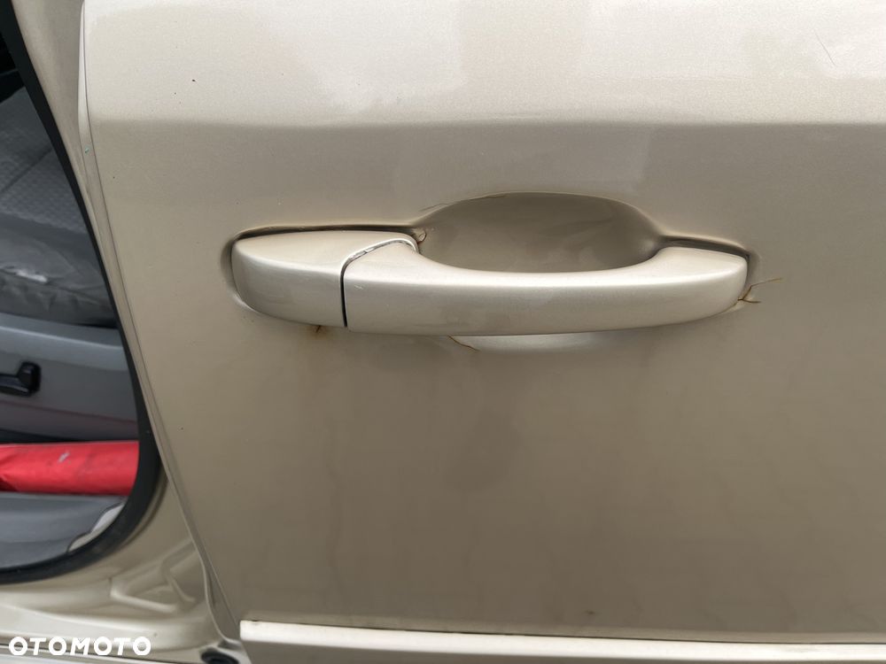 Chrysler Town & Country - 19