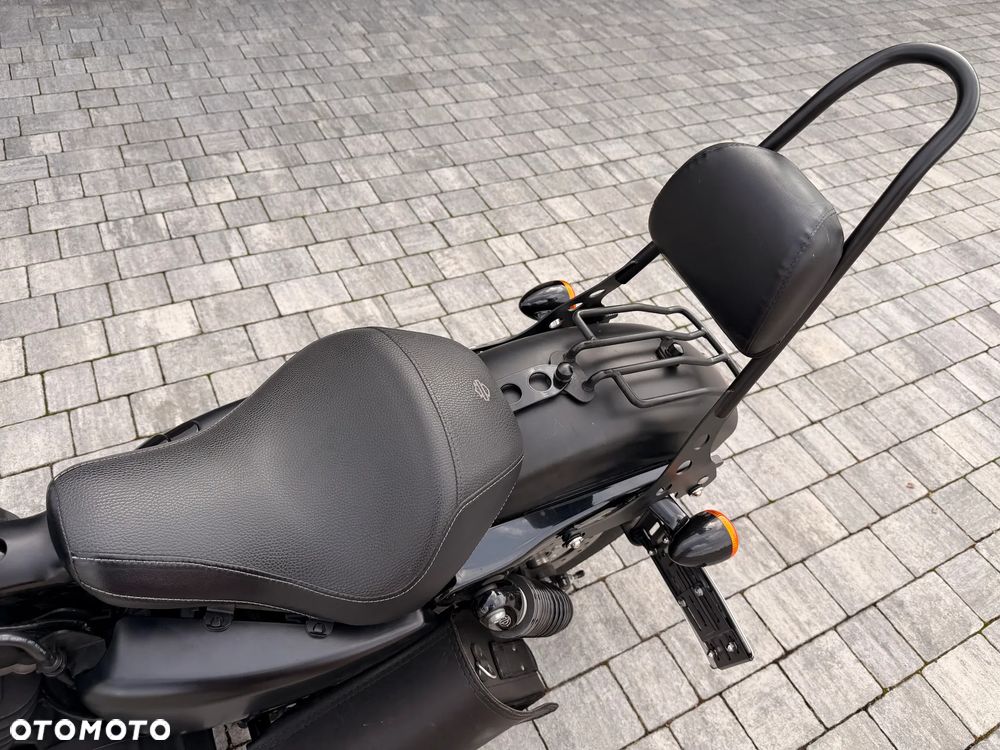 Harley-Davidson Sportster Iron 883 - 19