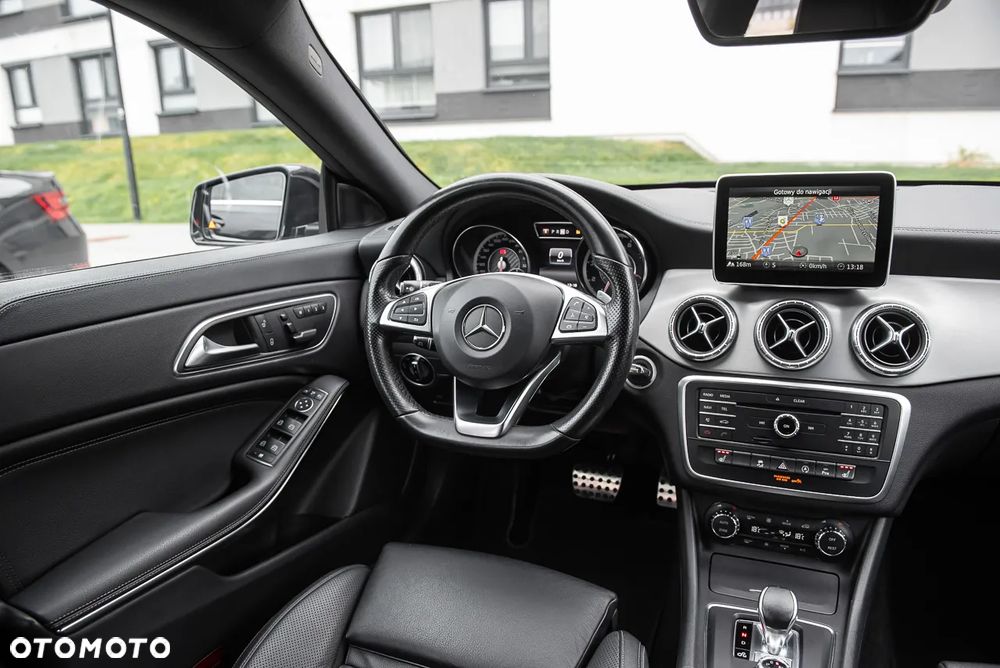 Mercedes-Benz CLA AMG 45 4Matic Shooting Brake AMG Sp.sh 7G-DCT - 17