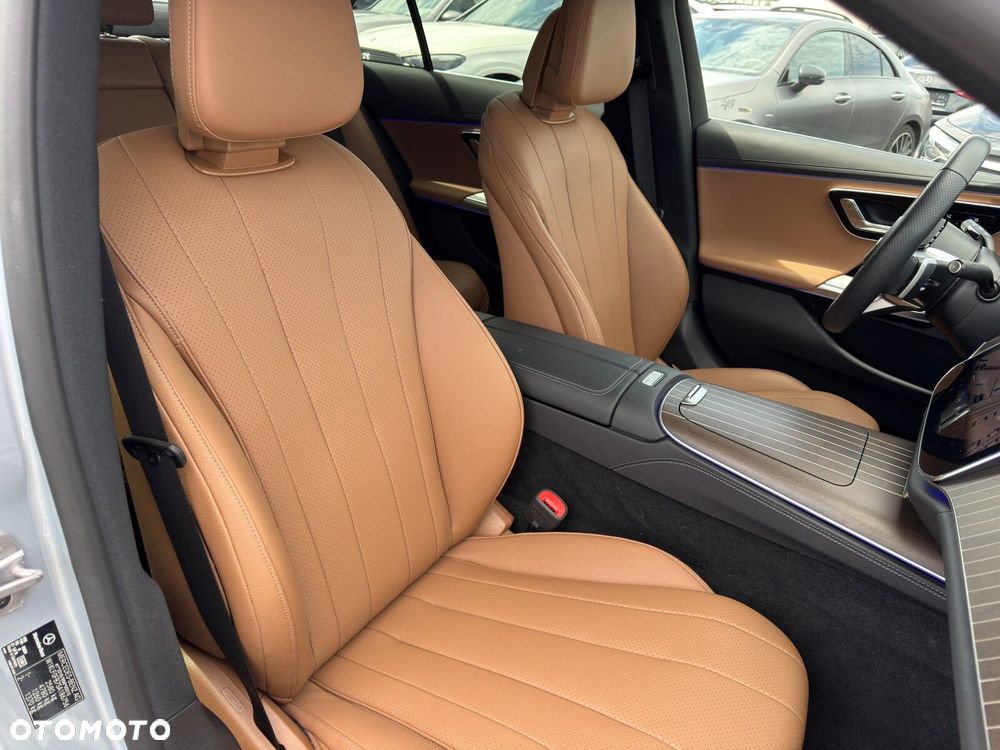 Mercedes-Benz Klasa E 220 d mHEV 4-Matic AMG 9G-Tronic - 29