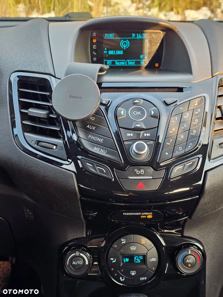 Ford Fiesta 1.0 EcoBoost Powershift Individual - 27