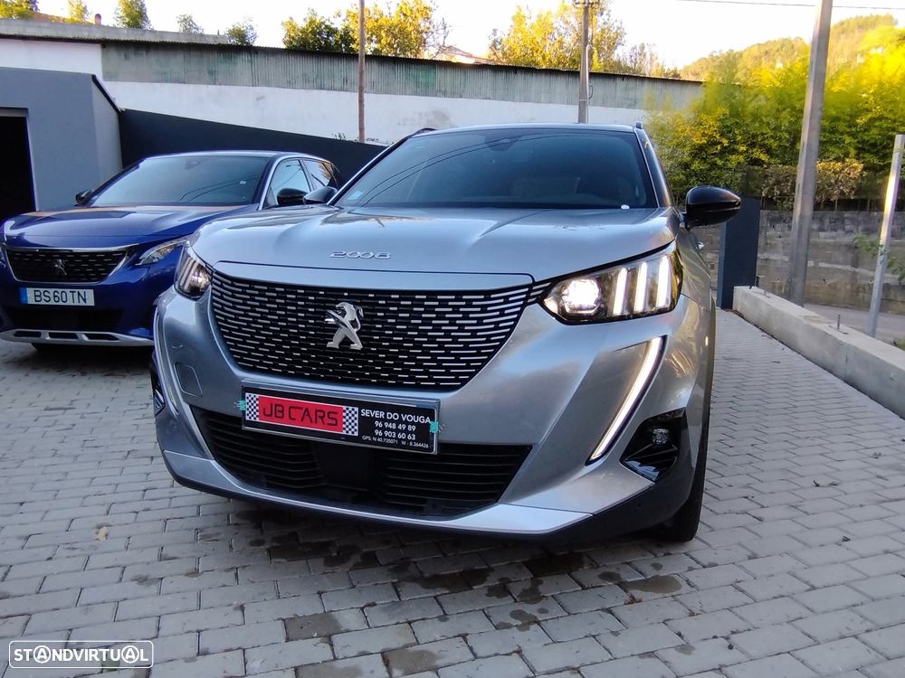 Peugeot e-2008 GT Pack - 4