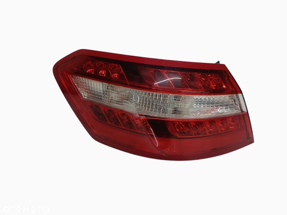 LAMPA TYŁ TYLNA LEWA MERCEDES E-KLASA W212 SEDAN A2128200164 - 1