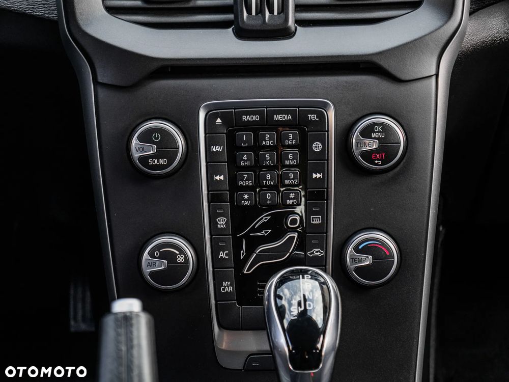Volvo V40 T2 Drive-E Momentum - 23