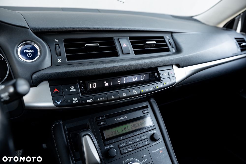 Lexus CT 200h - 29