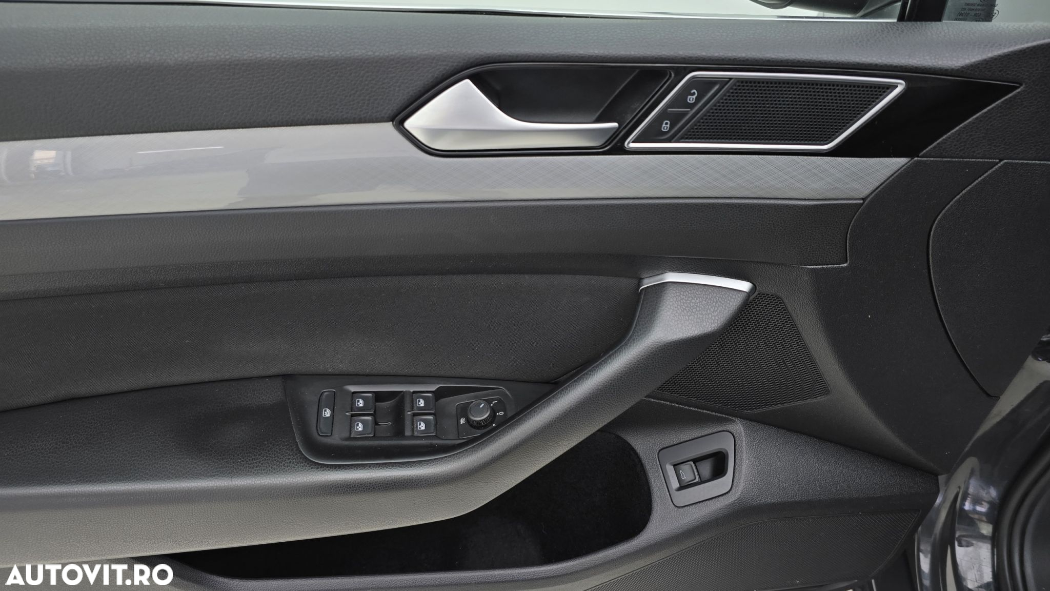 Volkswagen Passat - 11