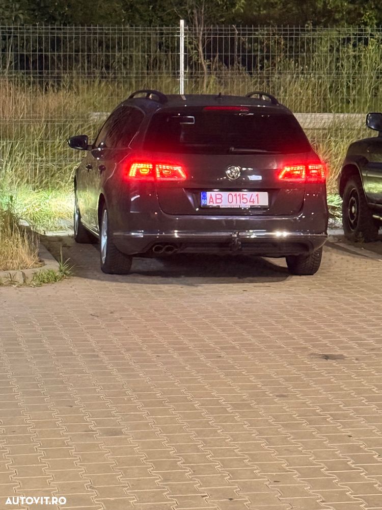 Volkswagen Passat 2.0 TDI DSG Highline - 11