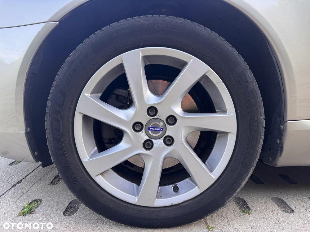Volvo V70 D4 Drive-E Momentum - 32
