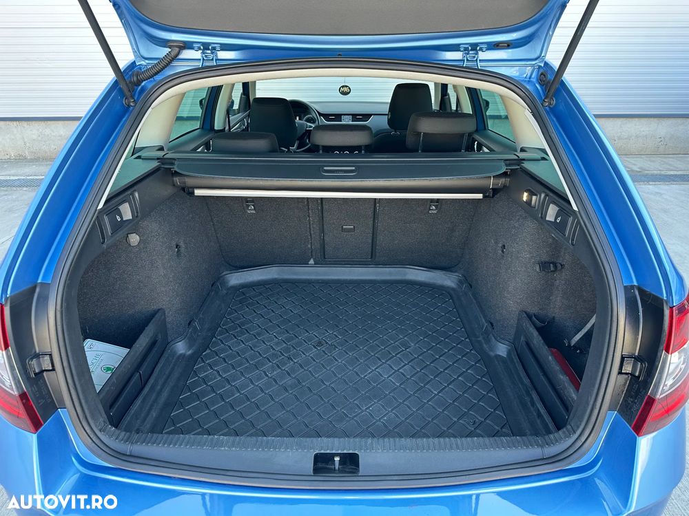 Skoda Octavia 2.0 TDI DSG Style - 28
