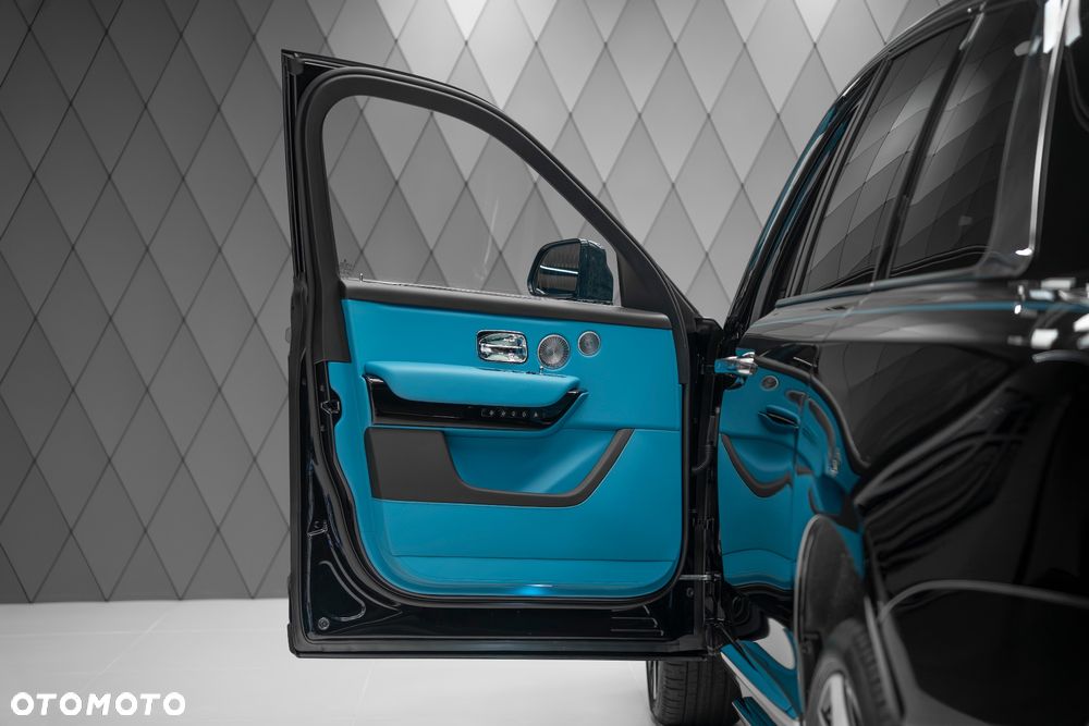 Rolls-Royce Cullinan - 13