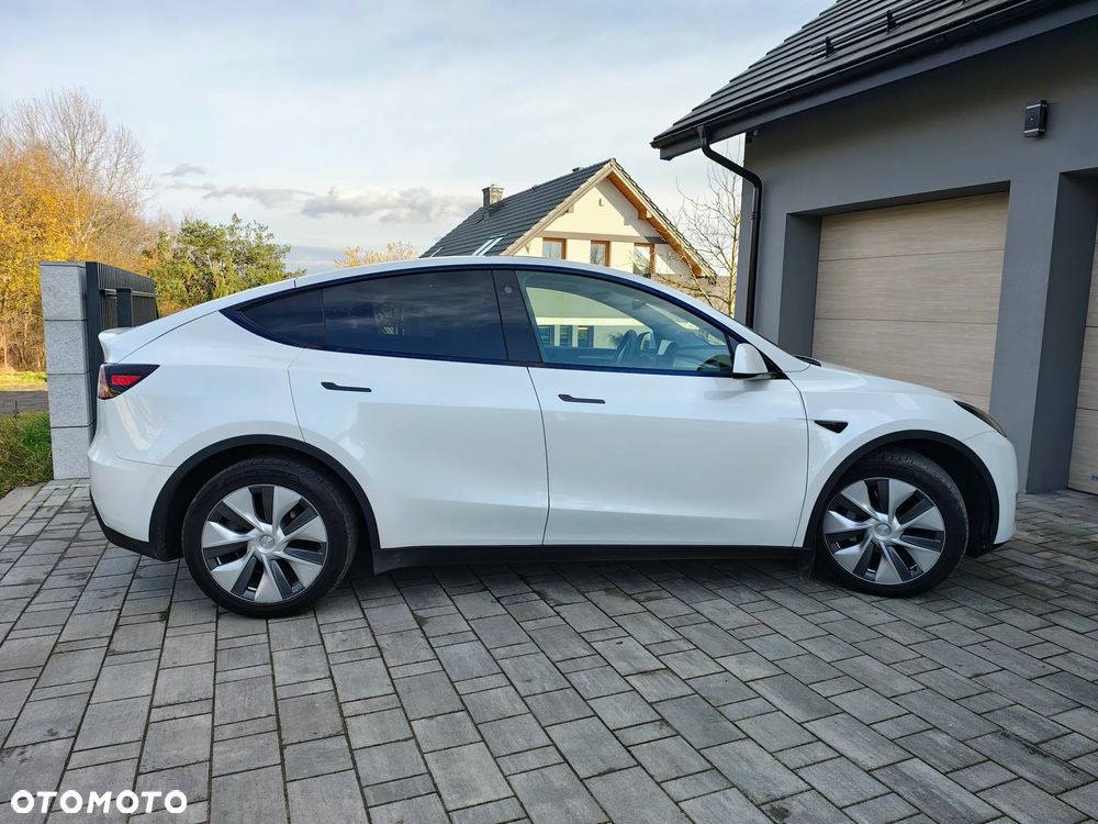 Tesla Y Long Range Dual Motor AWD - 16