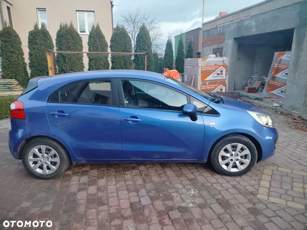 Kia Rio - 5