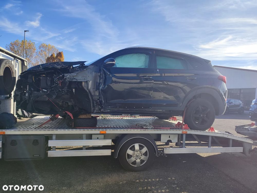 Hyundai Tucson blue 1.6 GDi 2WD Navi - 20